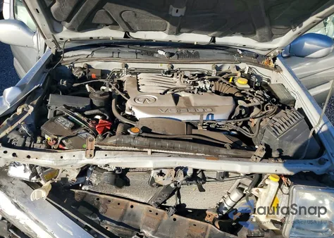 2002 Infiniti Qx4 z USA, uszkodzony, nr VIN JNRDR09Y12W256597